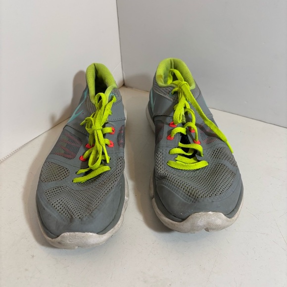 Nike flex fit sole women’s grey lace up running shoes in size 7.5 - Picture 5 of 9